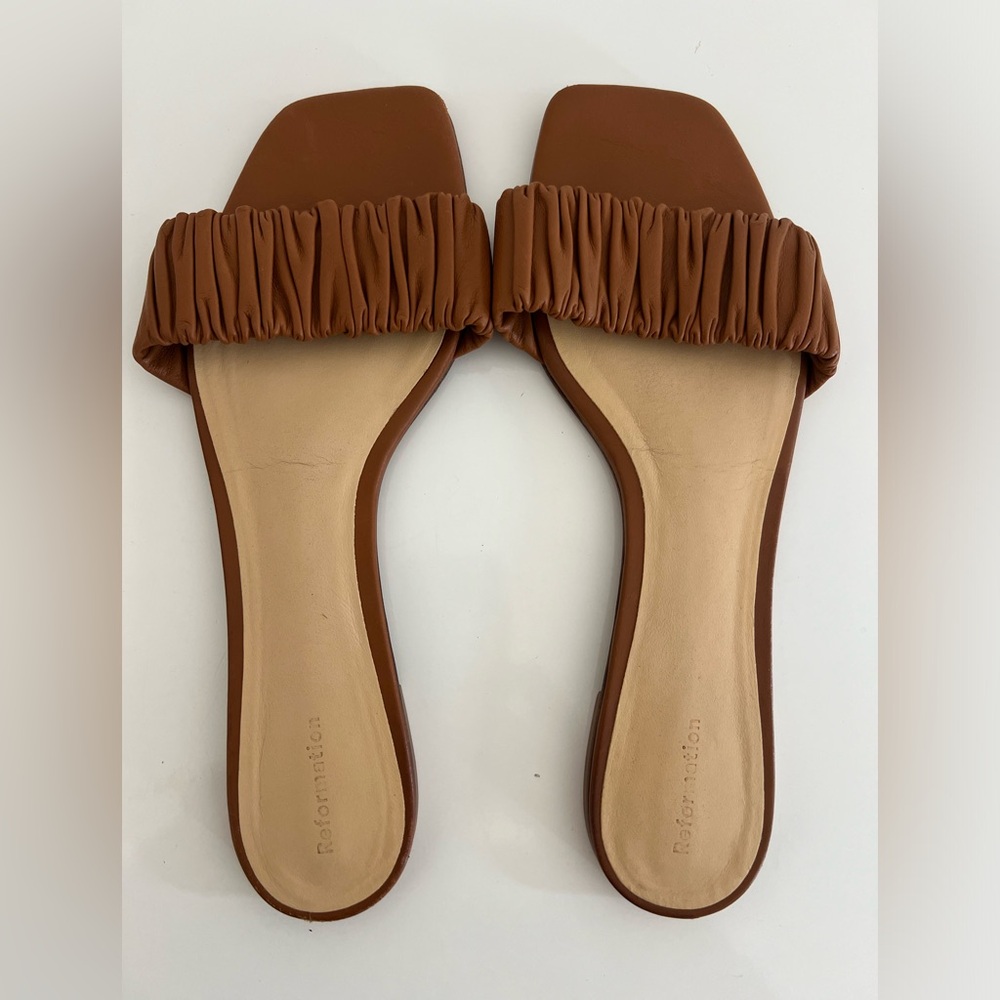 Reformation “Marcella Ruched Flat Slide” in Size 9.5 and color cognac